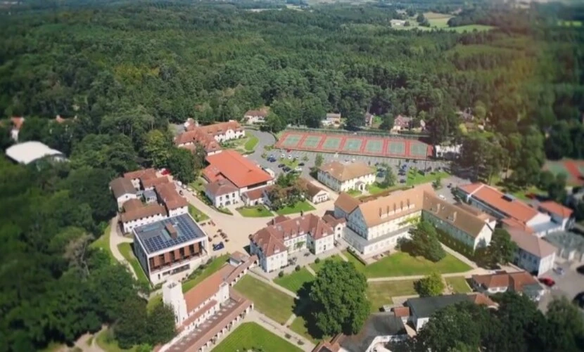 Downe House Summer School
