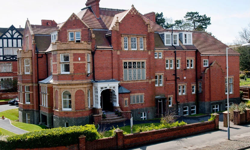 Earlscliffe Summer School