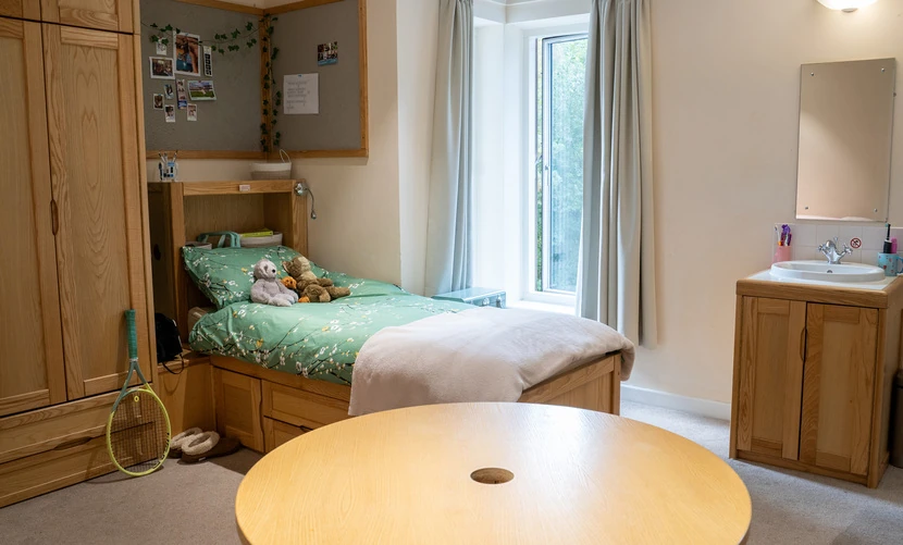 Downe House Summer School